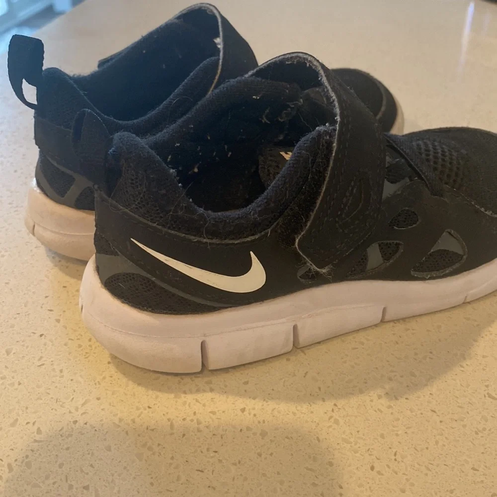 Toddler Nike Free run2 runners - Picture 2 of 6